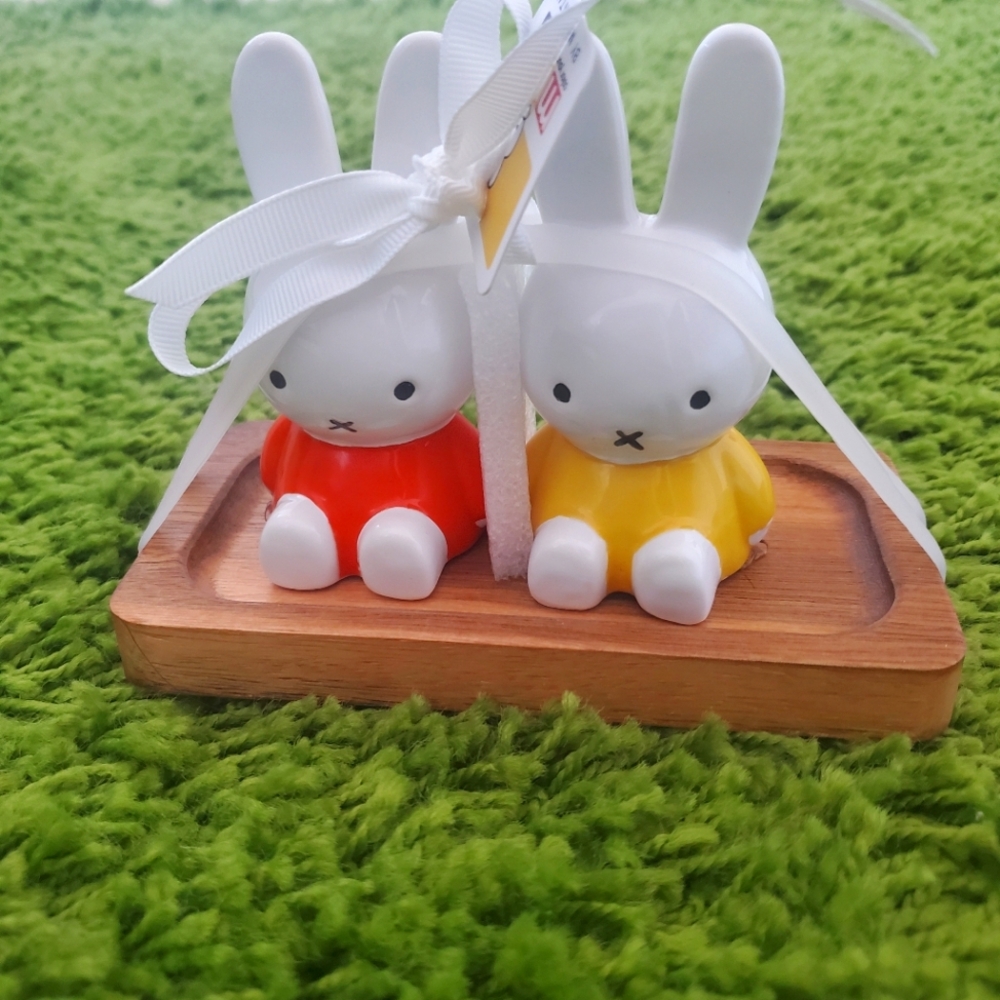 *NWT* Miffy salt & pepper shakers